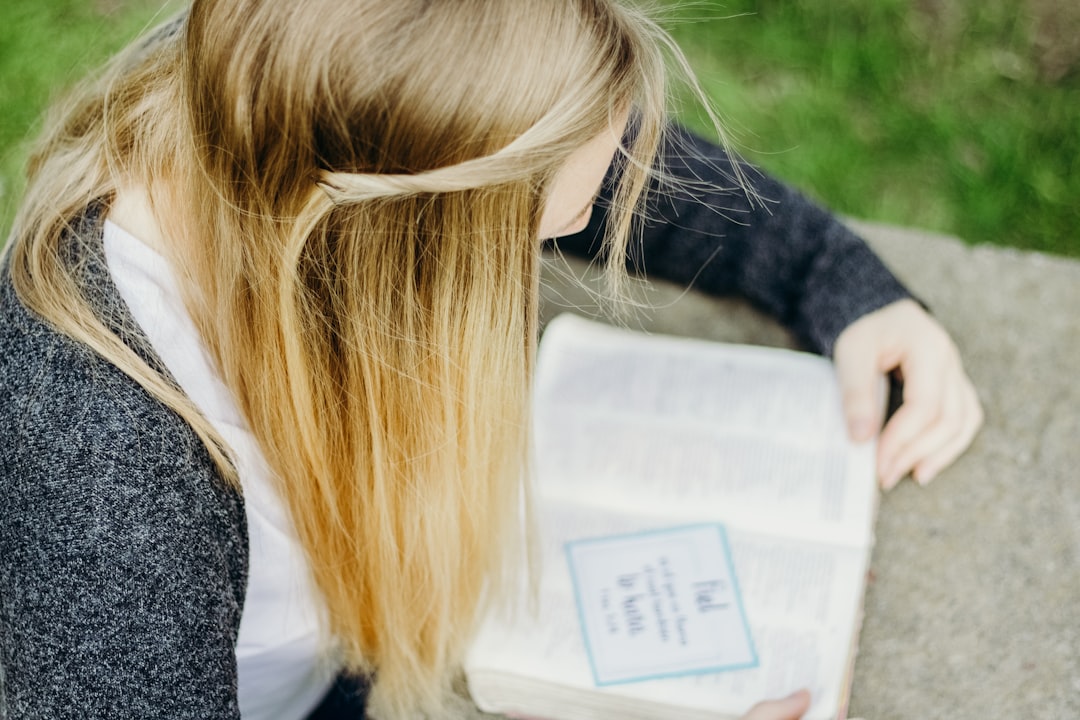 How to Maintain a Consistent Reading Habit