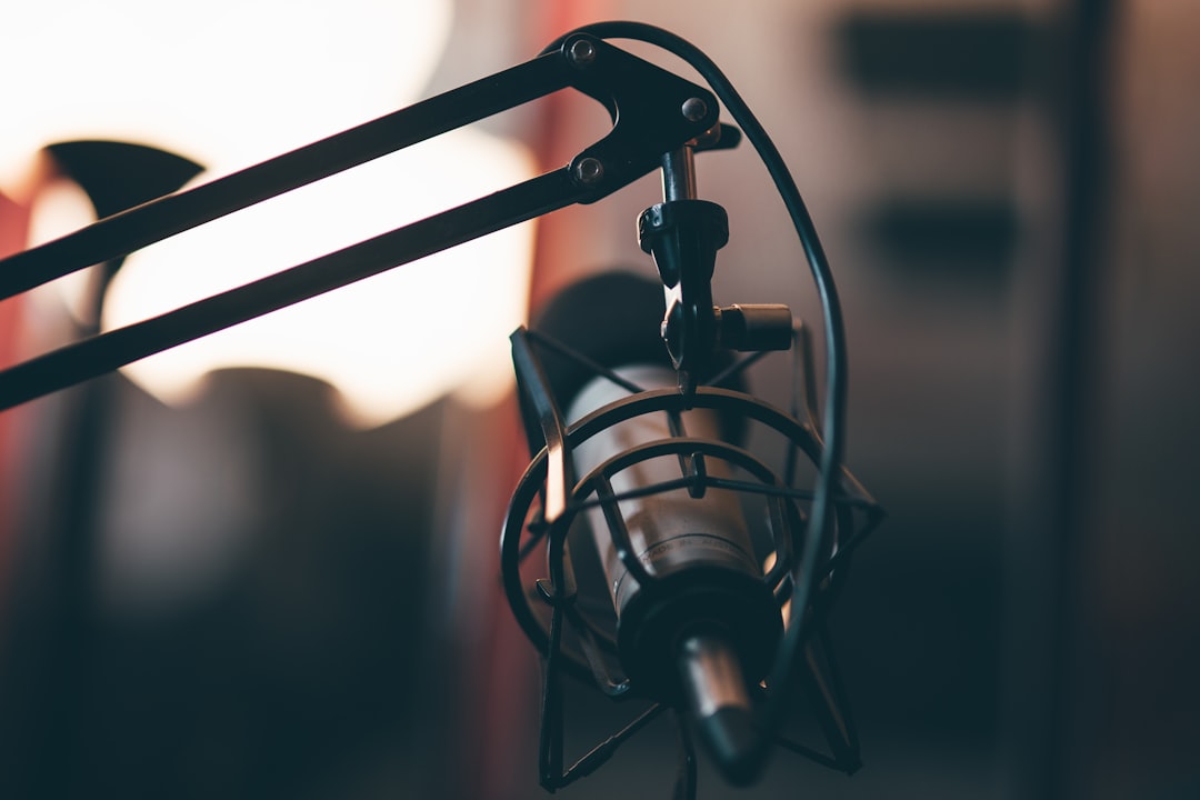 Meta's Threads Targets Podcasters for Growth  